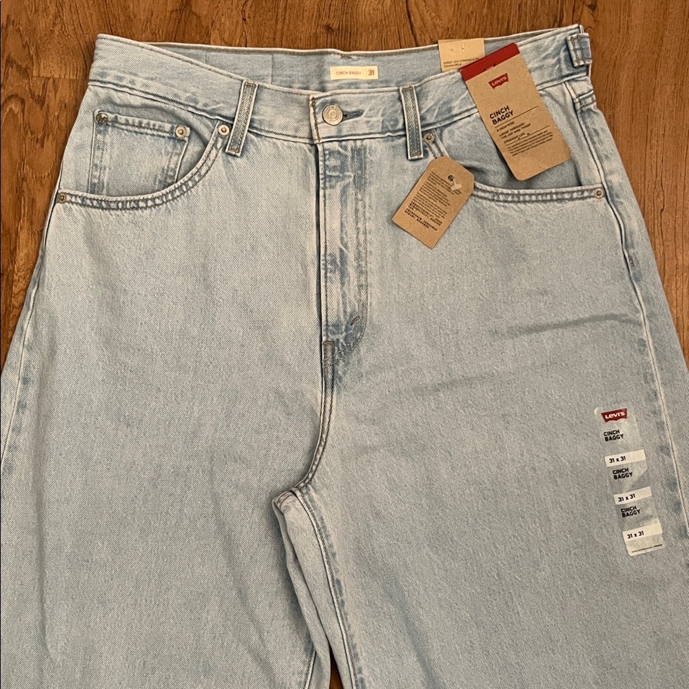 NWT Levi’s Cinch Baggy Jeans - Picture 4 of 13
